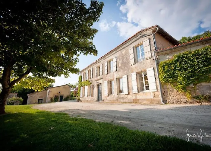 Logis De Bournet Casa de Férias Mouthiers-sur-Boeme